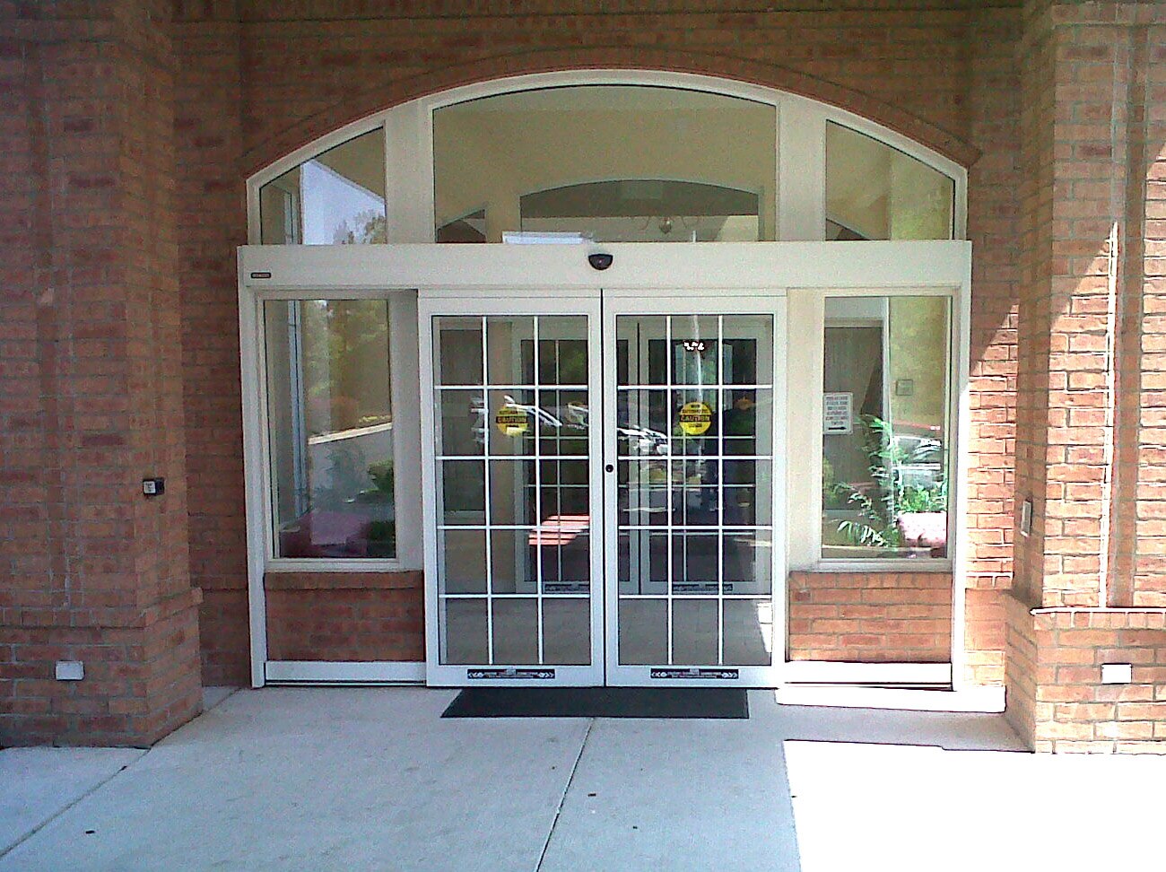 DuraGlide® 2000/3000 Bestselling Automatic Sliding Door STANLEY
